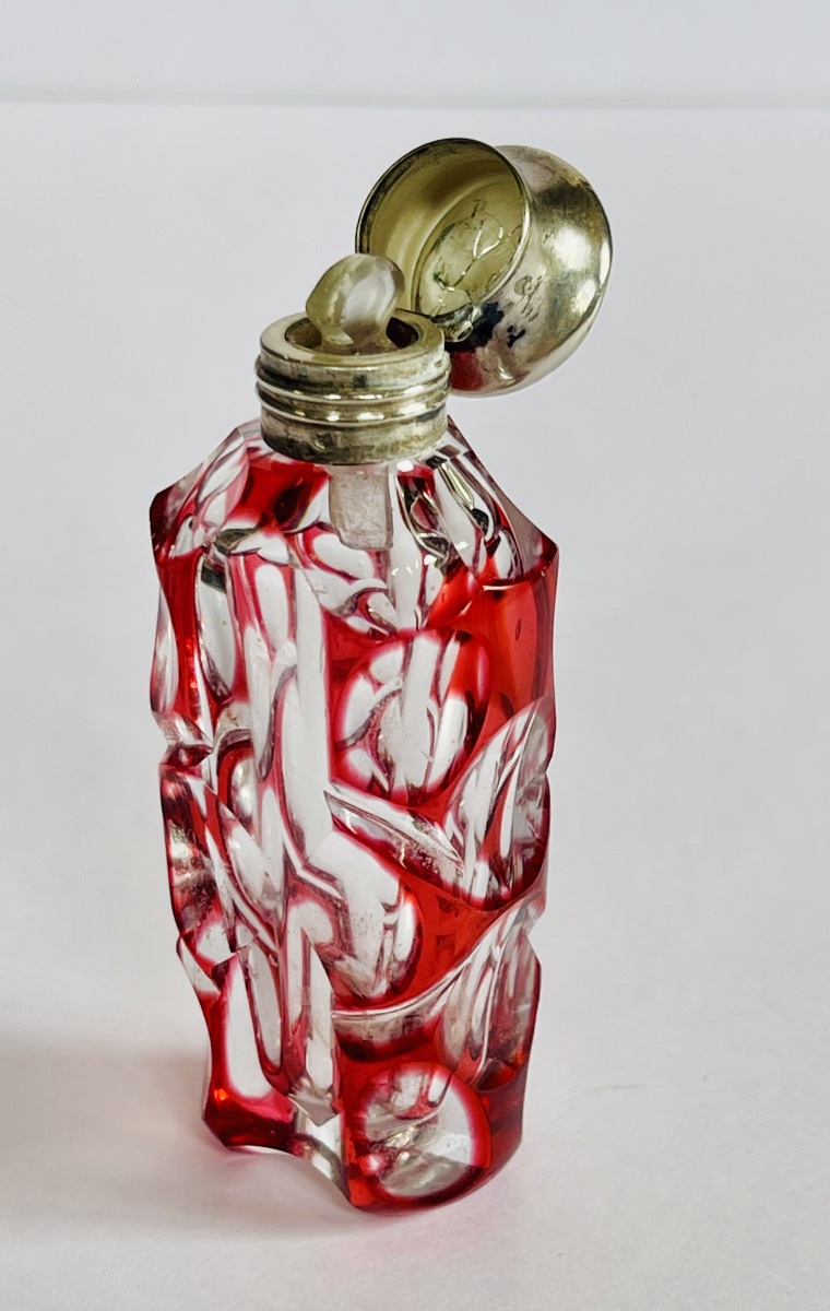 Salt Shaker - Crystal And Silver -photo-2